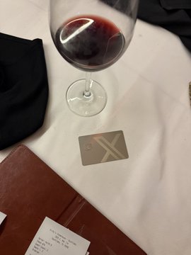 𝕏 Money, a credit card company, is being used as a payment method for the meal shown in the image.