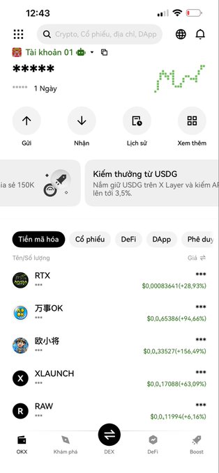 A mobile app interface in Vietnamese displays a crypto wallet with account balance, trending tokens like RTX and XLAUNCH showing percentage gains, and navigation tabs at the bottom.