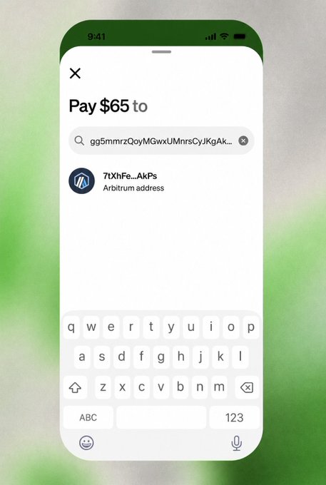 This image shows a phone screen displaying an app named "@CashApp". The app allows users to send and receive USDC (Uniswap tokens) from the Arbitrum Platform, which provides a platform for trading USDC on various digital assets like cryptocurrencies and tokens.
