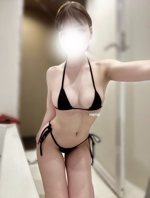 A photograph shows a woman in a black bikini with her face blurred, standing indoors with her arms extended, with the text 'nene' visible on the image.