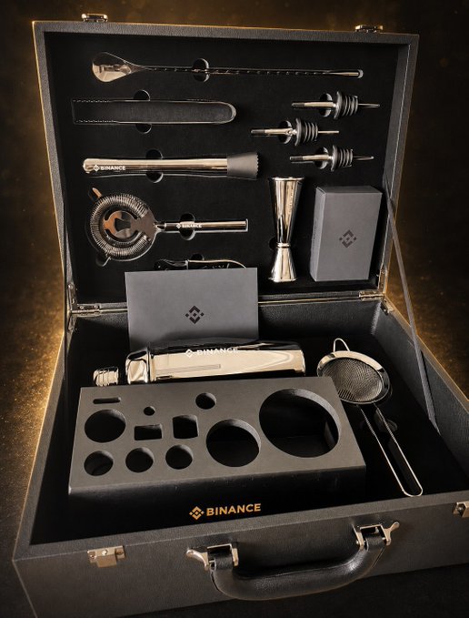 A premium Binance cocktail shaker set is pictured, including various bar tools and accessories. This giveaway is for VIP3+ followers of @moonkimbinance, @pearbinance, and @surpr164.