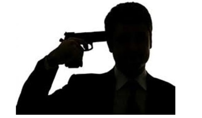 The image features a man wearing a suit and tie holding a gun over his head with both hands. The man's face is completely obscured by the gun, making him appear as a silhouette against a white background. The caption of the image reads "Lacy revealed he recently sold all his personal assets to put EVERY dollar of his name into Bitcoin, claiming I know something people don't". This statement suggests that the man might be involved in some sort of shady business or risky venture related to Bitcoin, and he is trying to make a bold claim about his knowledge or involvement.