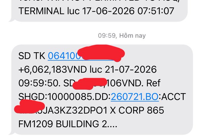 A Vietnamese-language SMS message showing a stock account (064100...) with a balance of +6,062,183VND and transaction reference details from July 2026, with account numbers partially redacted.