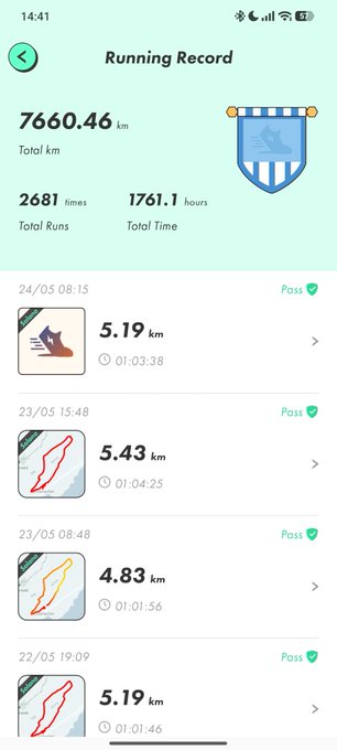 iphone screen displays a running app with a green background, white text, and icons for total distance, total time, and total runs.