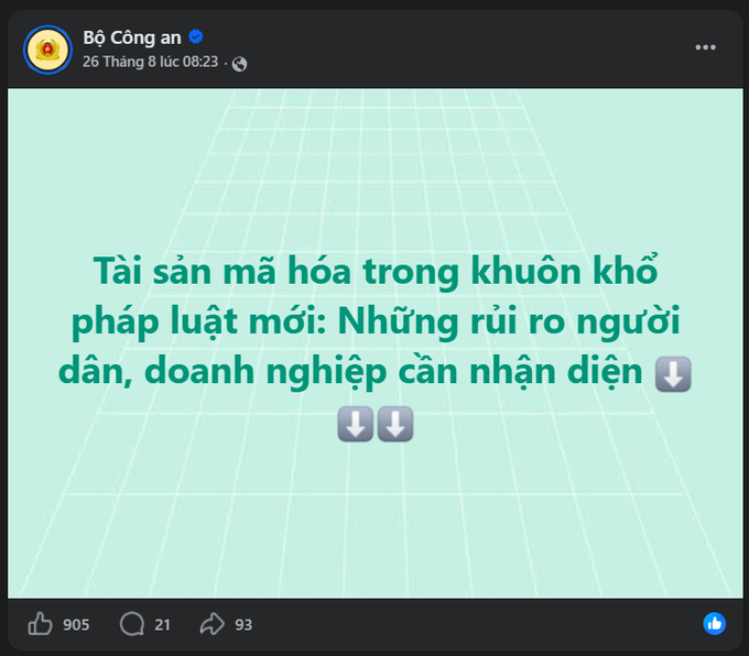 A Facebook post from verified page 'Bộ Công an' (Vietnamese Ministry of Public Security) dated '26 Tháng 8 lúc 08:23' with Vietnamese text about risks of crypto assets under new legal framework, showing 905 likes, 21 comments, and 93 shares.