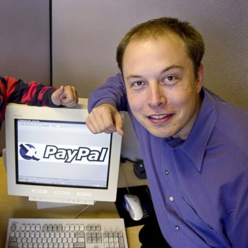 The image shows a smiling young Elon Musk posing next to a computer monitor displaying the PayPal logo and homepage, with a keyboard and mouse visible on the desk. The caption connects to the post by drawing a parallel between PayPal's early $20 sign-up incentive and X Money's new 6% yield promotion, suggesting Musk is reviving a similar strategy.