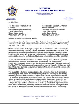 The image shows the official letterhead of the National Fraternal Order of Police dated July 24, 2026, addressed to Senators Tim Scott and Elizabeth Warren regarding H.R. 3633 (the CLARITY Act). The letter, from FOP President Patrick Yoes, discusses the organization and its approximately 382,000 members in support of digital asset market legislation.