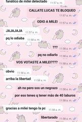 The image shows a series of Spanish meme text messages, prominently featuring "GRACIAS A MILEI TENGO LA PC" at the bottom, along with other viral phrases like "CALLETE LUCAS TE BLOQUEO," "ODIO A MILEI," and "ah no pero sos un negrazo por eso tenes q tener mas de 40 taburos." The messages relate to the accompanying post by displaying contrasting opinions about Argentine President Milei—either praising him with gratitude for having a PC or expressing hatred toward him—reflecting the polarized political sentiment among users.