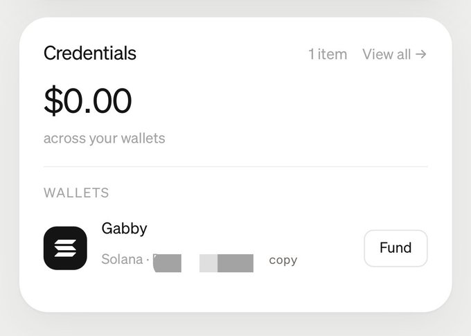 A screenshot of a MoonPay wallet interface showing a "Credentials" account with $0.00 balance across wallets, labeled "Gabby" on the Solana blockchain, illustrating the user's complaint about not receiving their money.