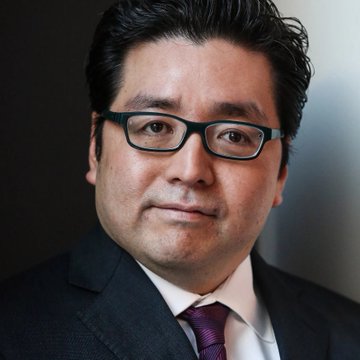 The image shows Tom Lee, the Fundstrat co-founder whose BitMine has just made a significant Ethereum purchase of 9,926 ETH ($18.8 million), bringing total holdings to 5,815,164 ETH at an average buy price of $1,893.