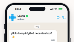 A mobile chat interface shows a conversation with 'Lannis' who is online, displaying the message '¡Hola Joaquid!¿Qué necesitás hoy?' along with a wave emoji.