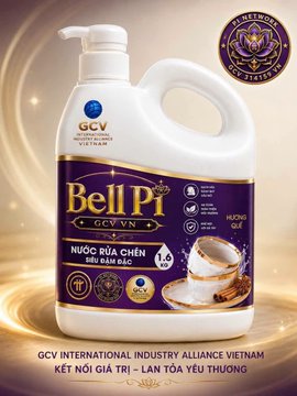 A white 1.5L pump bottle of "Bell Pi GCV VN" purple liquid hand wash is displayed against a dark background, featuring Vietnamese text "Nước rửa chén bồi bổm đáo" and GCV International Industry Alliance Vietnam branding, celebrating the product launch within the GCV Vietnam ecosystem.