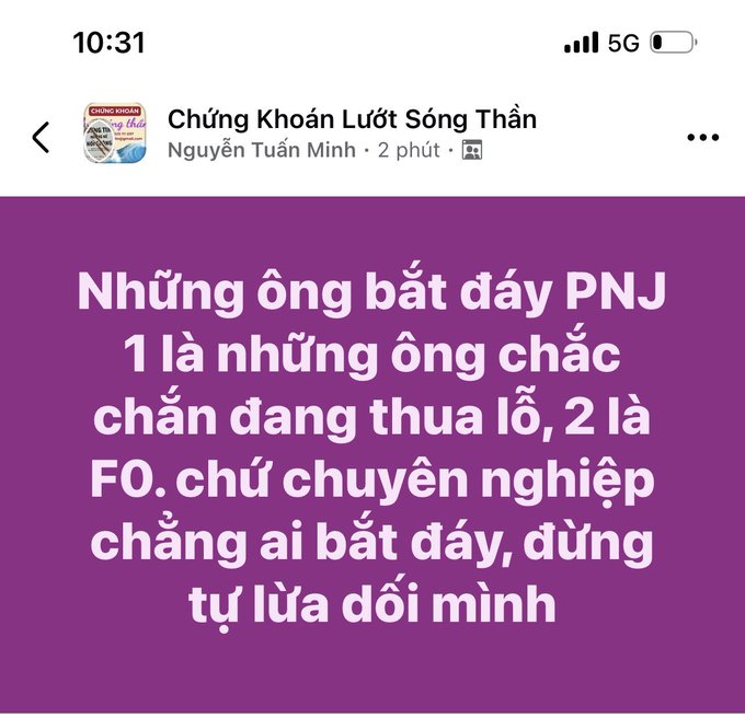 A screenshot of a Facebook post in Vietnamese about stock trading, referencing 'PNJ' and advising against professional traders self-deceiving.