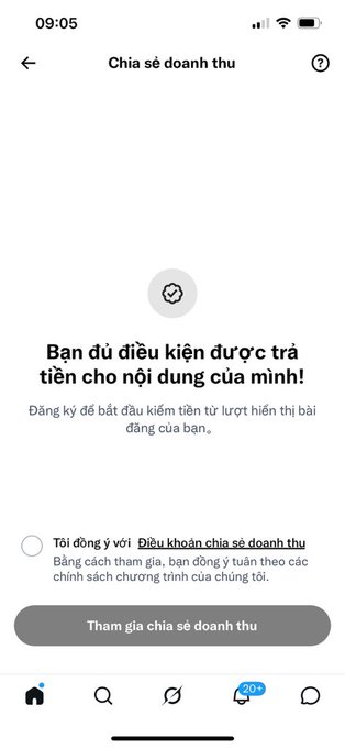 A Vietnamese-language mobile app screen titled "Chia sẻ doanh thu" (Revenue sharing), inviting users to earn money from their content with the message "Bạn đủ điều kiện được trả tiền cho nội dung của mình!" and a "Tham gia chia sẻ doanh thu" button.