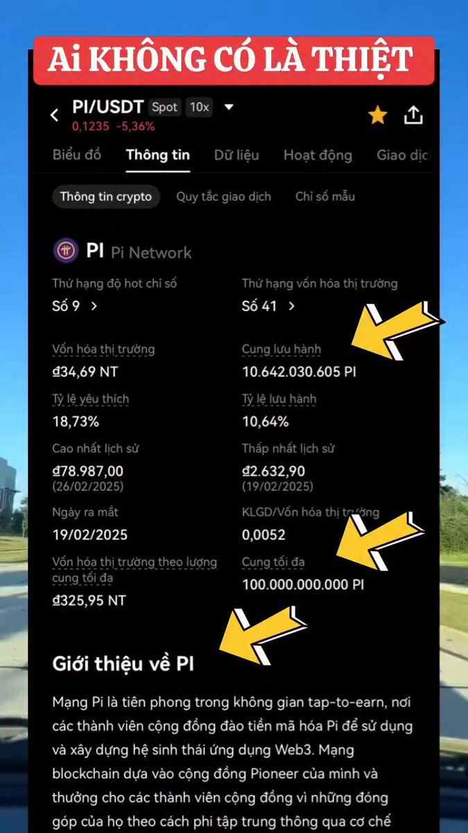 The image is a screenshot from a smartphone screen displaying a text message that reads "Ai khong co là cây". This message also includes three arrows pointing towards different information related to Bitcoins, Bitcoin mining, and cryptocurrency trading on a platform called P2PX. The overall context of the image is about someone exploring or discussing Bitcoins and their uses in various aspects such as currency, mining, and trading platforms.
