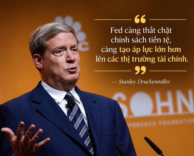 A photo of Stanley Druckenmiller with a Vietnamese quote attributed to him reading: 'Fed càng thắt chặt chính sách tiền tệ, càng tạo áp lực lớn hơn lên các thị trường tài chính.'