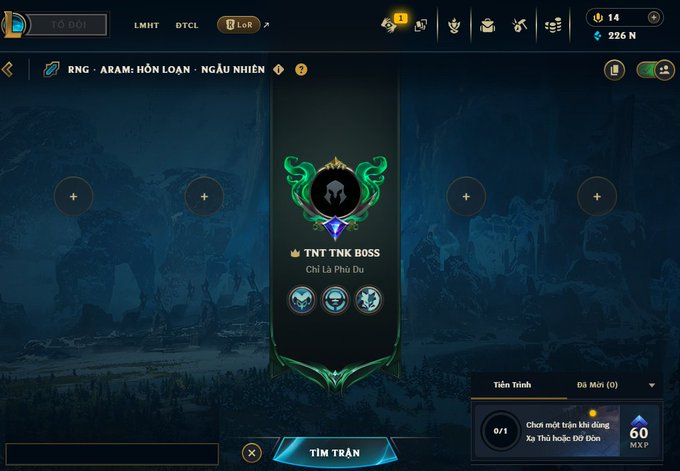 A game interface screen in Vietnamese, showing a matchmaking lobby for 'TNT TNK BOSS' with a 'TÌM TRẬN' (Find Match) button.