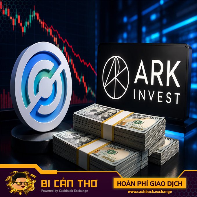 Crypto promotional graphic featuring CoinMarketCap-style logo with stacks of cash and 'ARK INVEST' text, branded 'BÍ CÂN THƠ' by Cashback Exchange, advertising fee refunds (HOÀN PHÍ GIAO DỊCH).