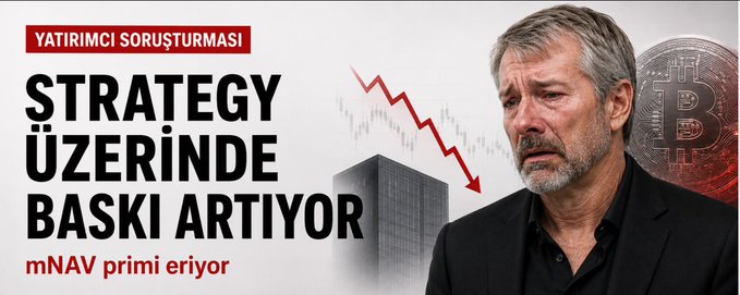 A Turkish-language news graphic titled "STRATEGY ÜZERİNDE BASKI ARTIYOR" (Pressure on Strategy is Increasing) with the subtitle "YATIRIMCI SORUŞTURMASI" (Investor Investigation) and "mNAV primi eriyor" (mNAV premium is melting), showing Michael Saylor looking concerned next to a downward red chart arrow and a Bitcoin symbol, illustrating the post's news about Rosen Law Firm launching an investigation into $MSTR and related securities ($STRC, $STRF, $STRK, $STRD) over alleged misleading disclosures to investors.