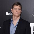 The image shows Michael Burry, known for his bearish outlook on the market, with the post referencing a $SUI ticker and 6 million TPS, possibly relating to blockchain technology and its scaling capabilities, which Burry may be skeptical of.
