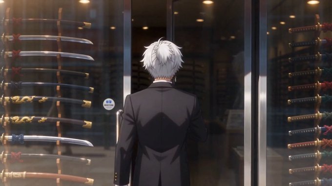 An anime-style illustration showing a white-haired man in a dark suit from behind, standing before a glass display case filled with various katanas and swords.