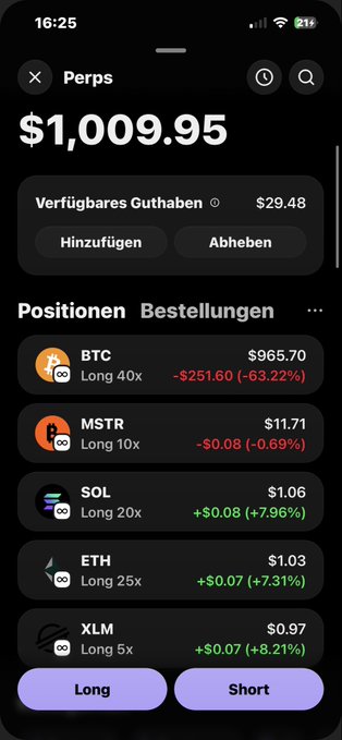 The image shows an iPhone screen displaying a list of cryptocurrency trading options, including Bitcoin, Etherium, and Litecoin. The screen also provides information about the current value of these cryptocurrencies and their positions in the market. The text "Mein Bruder konnte dank @HyperliquidX 600$ plus machen die er mir für den insta Account geben wollte für collectables oder ki Seite voll gut Hab das umsonst und er auch die 60 legen mich nur der Wick wo der Mm mir helfen wenn er das hat bin". This information is likely related to the post about cryptocurrency trading options.