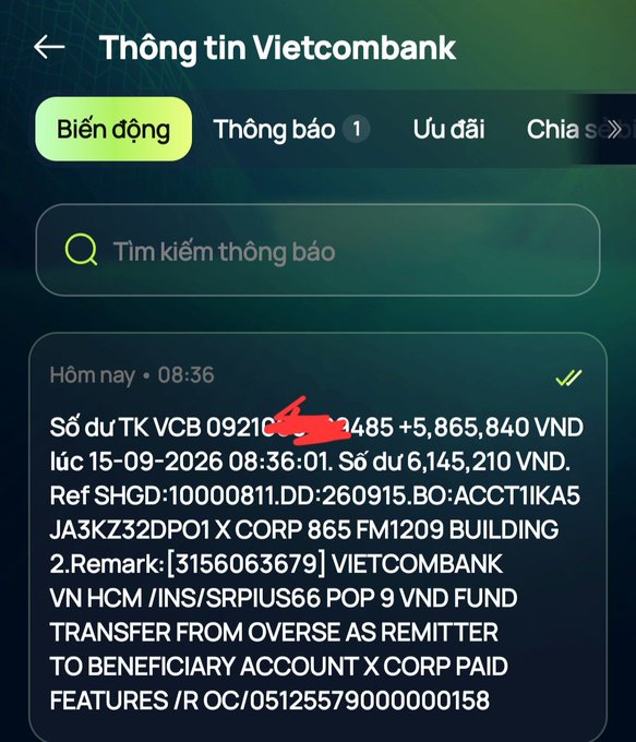 Vietnamese-language notification from Vietcombank showing an account balance update with a +5,865,840 VND transaction.