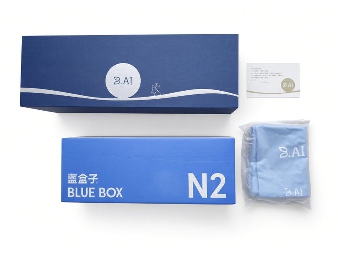 A product photo showing a "B.AI" navy blue box, a "蓝盒子 BLUE BOX N2" package, a card, and a sealed blue item with the B.AI logo.