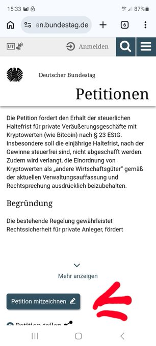 A mobile screenshot of the Deutscher Bundestag website showing a 'Petitionen' page about preserving tax-free allowances for private cryptocurrency sales, with a red arrow pointing toward the 'Petition mitzeichnen' (co-sign petition) button.