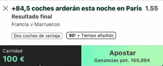 The image shows a sports betting slip with odds of 1.55 for "+84,5 coches arderán esta noche en Paris" in the France v Morocco final, offering potential winnings of €155 on a €100 stake. The caption "Stakazo 1.000 quota error" suggests the bettor intended to wager €1,000 rather than €100, resulting in significantly higher potential winnings of €1,550 had the correct stake been entered.