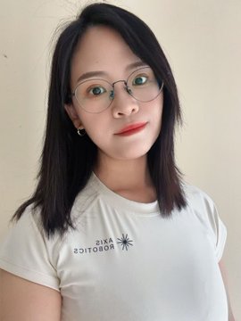 A selfie of a young woman with glasses and red lipstick, wearing a white t-shirt with 'ZIKА ЭDITOBОИ' text.