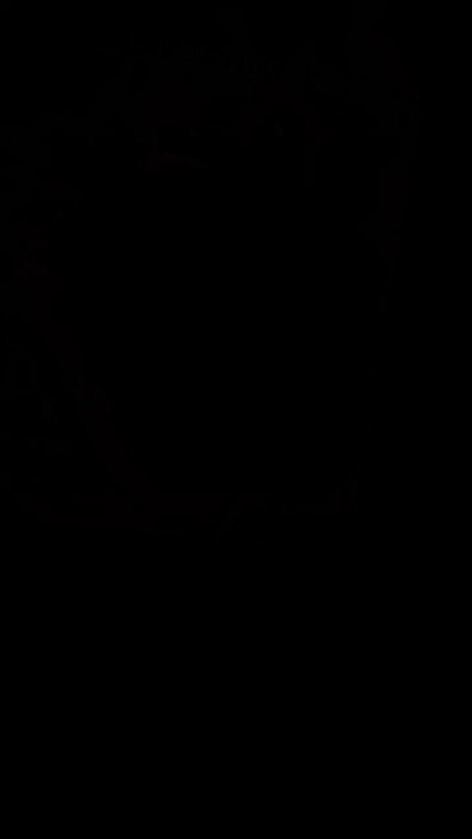 The image features a black square with a gray stripe running down its center, creating a striking contrast between the two colors. The background of the image is dark grey, which further emphasizes the boldness of the black square. The text "OP16 的艾斯抢先看 帅到没边 @renaissxyz @Plus_Ultra_715" is written in white letters at the bottom, providing additional context to the image and its creator.