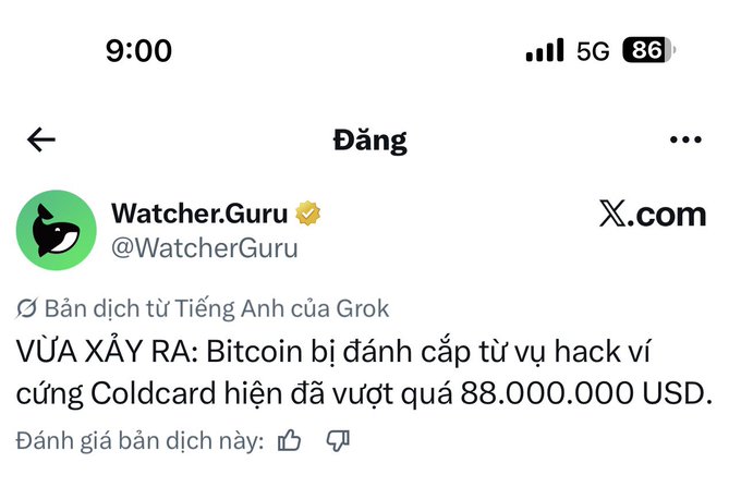 A Vietnamese-translated tweet from @WatcherGuru (@WatcherGuru) via Grok announces: "JUST HAPPENED: Bitcoin stolen in a hack via Coldcard wallet has exceeded $88,000,000 USD." The image directly supports the accompanying post's claim about the $88 million loss from the Coldcard wallet hack, highlighting the irony that even hardware wallets aren't fully secure during a downtrend.