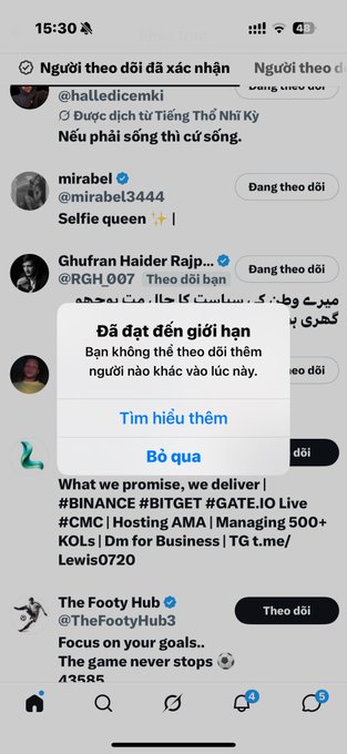 A smartphone screenshot of an Instagram following list in Vietnamese, showing a pop-up notification that reads 'Đã đạt đến giới hạn' (Limit reached) with options 'Tìm hiểu thêm' (Learn more) and 'Bỏ qua' (Skip).