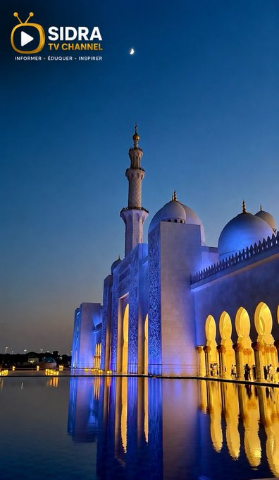 A twilight photograph of a grand mosque with multiple domes and a minaret reflected in water, branded with 'SIDRA TV CHANNEL' logo and the tagline 'INFORMER · EDUQUER · INSPIRER'.
