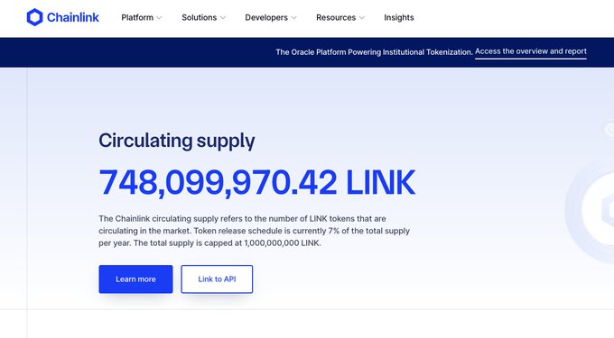 A Chainlink website screenshot showing the circulating supply as '748,099,970.42 LINK' with a total supply capped at 1,000,000,000 LINK and a 7% annual token release schedule.