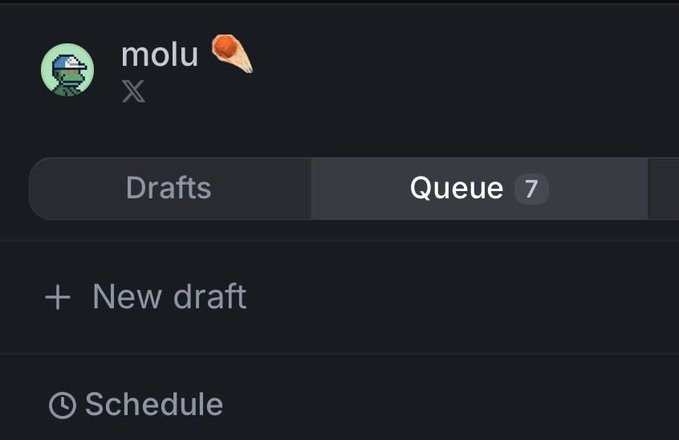 The image shows a social media scheduling interface with the username "molu" and a queue containing 7 posts ready to be published. This relates to the user's post about returning from a 5-day break and immediately starting to "cook" content, with the visible queue indicating they have multiple Solana-related posts scheduled for publication.