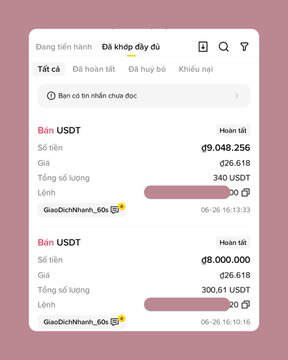 A screenshot showing a Vietnamese-language crypto exchange order history displaying two sell orders for USDT, totaling approximately 9,048.256 and 8,000 USDT at a price of 26,618, paired with a post about cashing out scam profits into a MacBook purchase after switching from Windows.