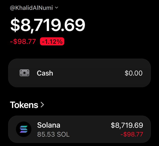 A cryptocurrency portfolio screenshot for @KhalidAlNumi shows a total balance of $8,719.69, consisting of 85.53 SOL (Solana) worth $8,719.69, which is down $98.77 (-1.12%) for the day. The image supports the accompanying post's claim of having SOL available to send to new followers.