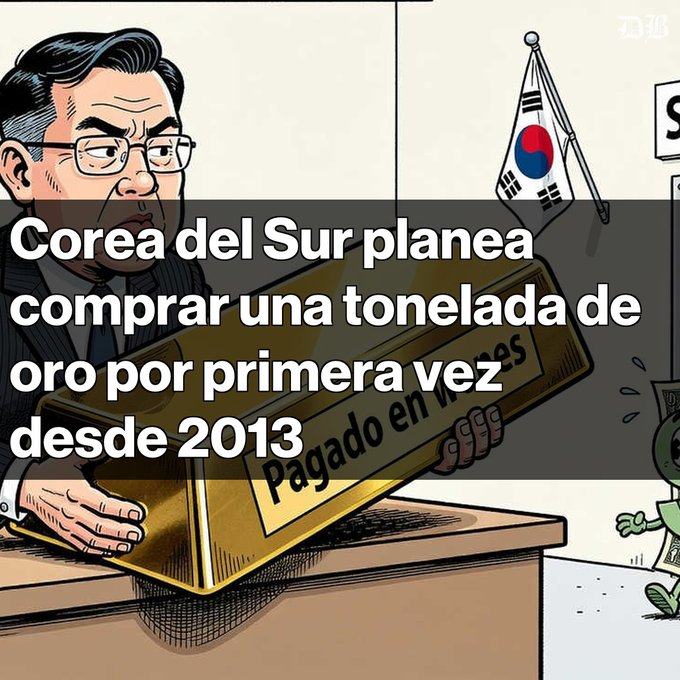 A cartoon illustration of a man holding a gold bar, with Spanish text overlay reading 'Corea del Sur planea comprar una tonelada de oro por primera vez desde 2013' (South Korea plans to buy a ton of gold for the first time since 2013).