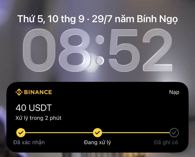 A Binance deposit confirmation screen showing a 40 USDT transaction being processed in Vietnamese, with the date 'Thứ 5, 10 thg 9 · 29/7 năm Bính Ngọ' and a status timeline showing 'Đã xác nhận' (Confirmed) and 'Đang xử lý' (Processing).