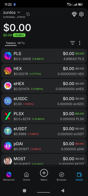 A mobile screenshot of a crypto wallet showing the account "zurdos" with a balance of $0.00 and zero holdings across all listed tokens (PLS, HEX, eHEX, eUSDC, PLSX, eUSDT, pDAI, MOST), illustrating the post's claim of losing all coins after being hacked.
