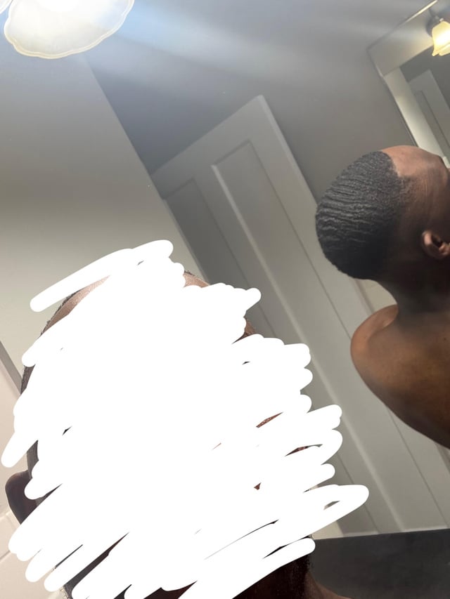 The post references a 180 wave hairstyle and a comparison to r/Hedera (likely about HBAR cryptocurrency), implying the visible 360 waves on the man's hair are so sharp they exceed a standard 180 wave—paralleling the idea of Hedera's performance exceeding expectations. The image shows a person with defined wave-patterned hair in what appears to be a bathroom mirror selfie.