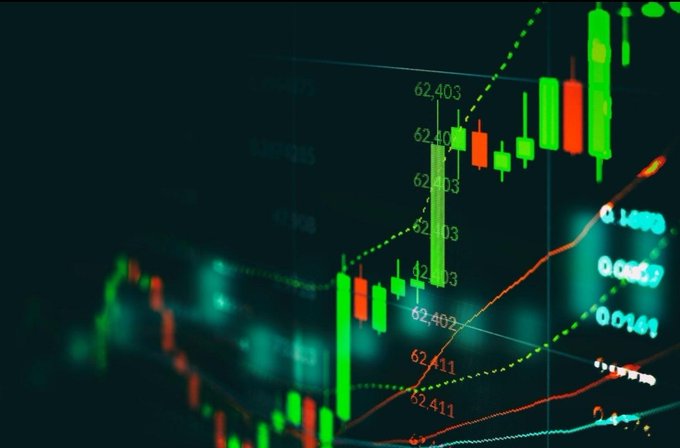 A close-up of a cryptocurrency trading chart shows green and red candlesticks fluctuating around the $62,403-$62,411 price range, with overlaid trend lines and indicator values (0.1400, 0.060, 0.0144), visually representing Ethereum's tight consolidation near a key support level as discussed in the accompanying analysis.