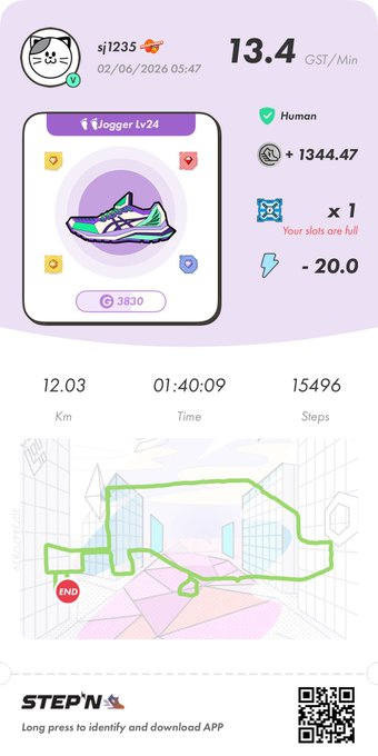 The image shows a step counter app with a purple background, displaying information about the user's progress during their run. The app has a map of the runner's route displayed, which includes landmarks such as buildings and streets. The time taken for the run is also shown in the app, along with the distance covered.