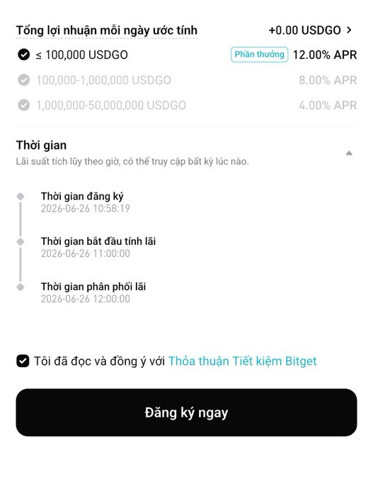 The image shows a Bitget savings registration screen displaying tiered APR rates of 12.00% for ≤100,000 USDGO, 8.00% for 100,000-1,000,000 USDGO, and 4.00% for 1,000,000-50,000,000 USDGO, with a "Đăng ký ngay" (Register Now) button. This illustrates the post's claim about Bitget offering flexible Earn savings with up to 12% APR on $USDGO, as the post recommends the platform for idle funds with the flexibility to deposit or withdraw anytime.