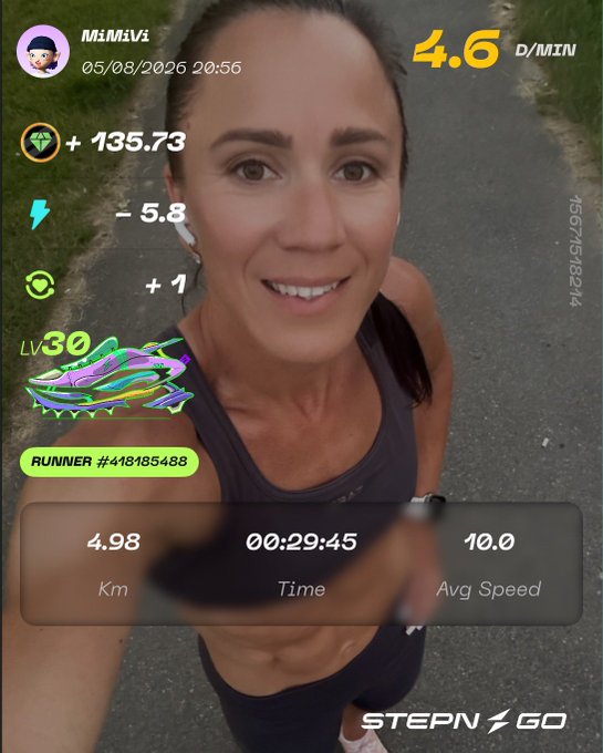 A STEPN GO runner profile for 'MiMiViv' (runner #418185488) at level 30, showing a shoe NFT with efficiency 80%, and run stats of 4.98 km in 00:29:45 at 10.0 avg speed, earning +135.73 gems.