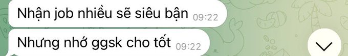 A WhatsApp chat screenshot showing two messages in Vietnamese: "Nhận job nhiều sẽ siêu bận" (Taking many jobs will be super busy) and "Nhưng nhờ ggsk cho tốt" (But thanks to ggsk being so good), referencing "ggsk" which the post identifies as the user's crush's nickname, suggesting the messenger is busy handling jobs efficiently thanks to their crush.