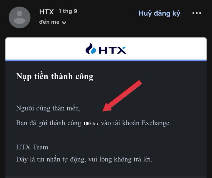 A Vietnamese-language message from HTX Exchange confirming a successful deposit of 100 TRX (trx), with a red arrow pointing to the transaction confirmation.