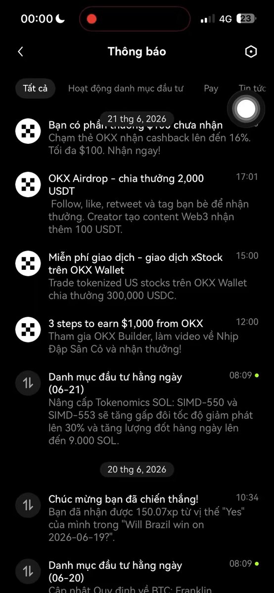 The image shows a phone screen with several messages displayed, including one that reads "hoàn toàn miễn phí tham gia Hơn 190 sự kiện dộc không rảng cùng tôi okx.com/join/9385833". The post is titled "TheBeautifulGame" and has a rating of 4.5 stars, indicating that it is highly recommended by users.